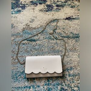 NWOT Kate Spade Gemma Crossbody Wallet - Parchment with Gold Chain